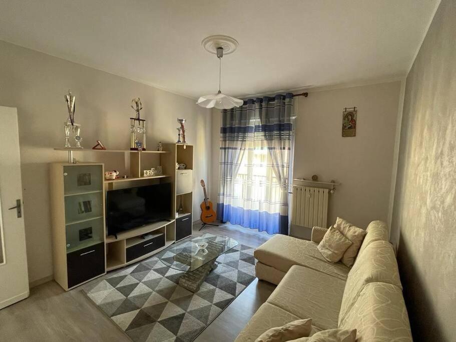 Appartamento Con Tre Camere - Zona Centrale Алессандрія Екстер'єр фото